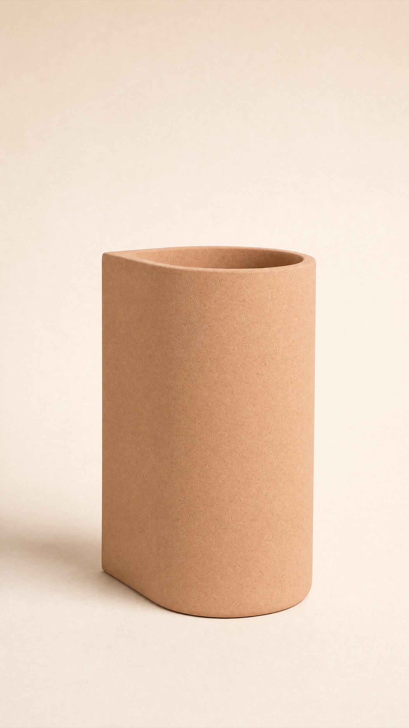 Doorside Planter — the full studio frame.