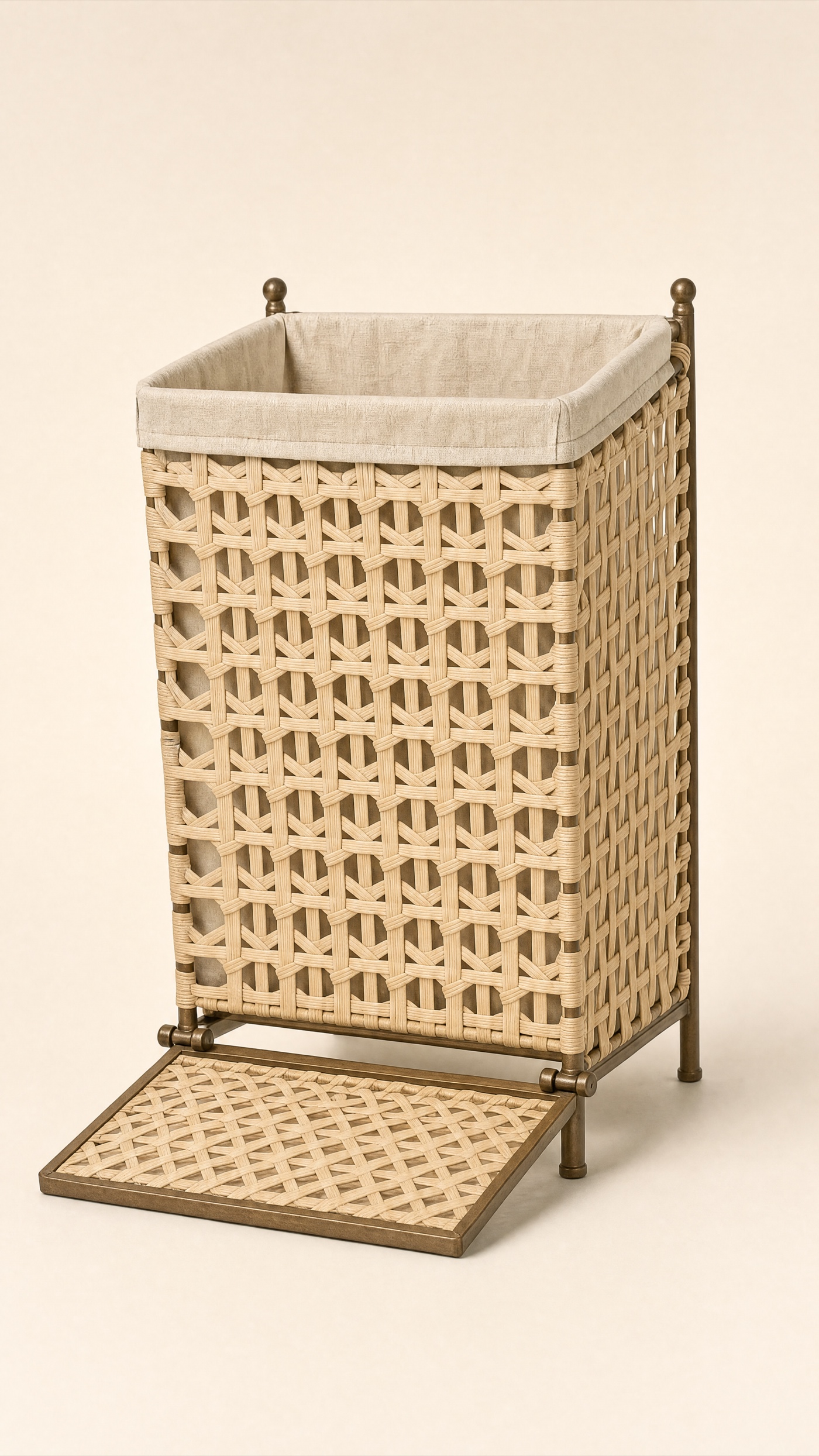 Tip Hamper — the full studio frame.