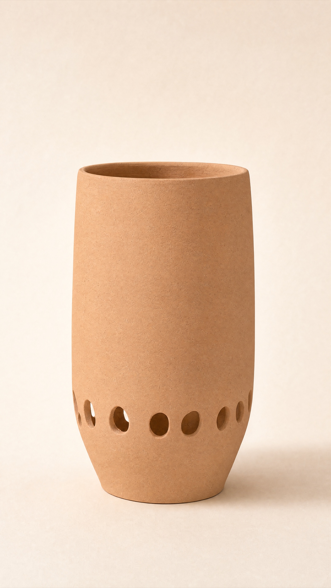 Skylight Urn — the full studio frame.